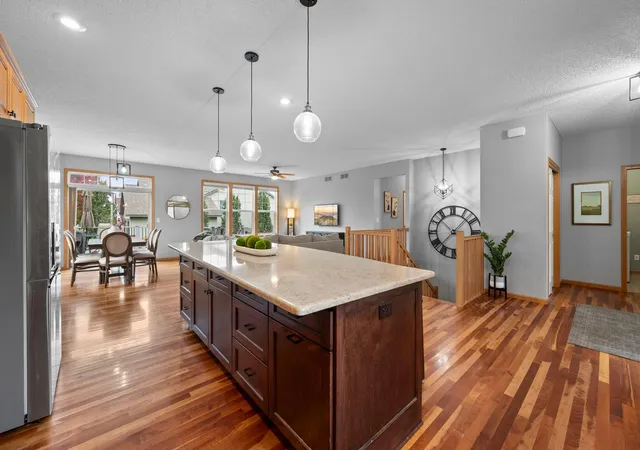 Photo 4 of Single family home for sale at 989 Danube Ave, Shakopee, MN 55379 | MLS# 7152944 | Listing updated on 2026-10-07