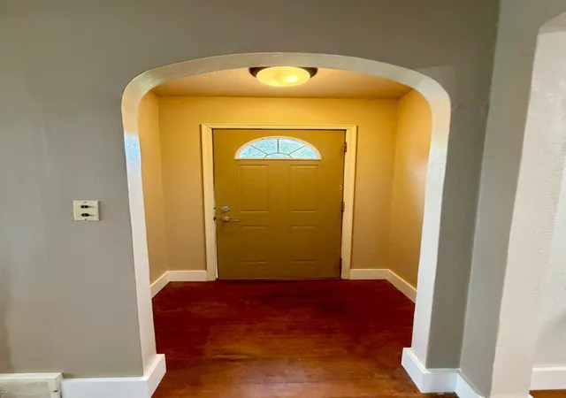 Photo 1 of Single family home for sale at 513 W Lincoln St, Luverne, MN 56156 | MLS# 7152975 | Listing updated on 2026-10-15