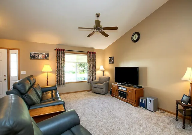 Photo 1 of Single family home for sale at 730 Tyler St SW, Hutchinson, MN 55350 | MLS# 7152997 | Listing updated on 2026-10-22
