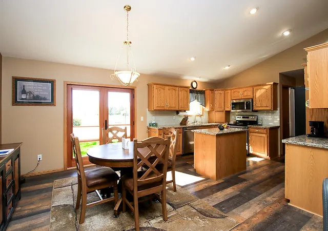 Photo 4 of Single family home for sale at 730 Tyler St SW, Hutchinson, MN 55350 | MLS# 7152997 | Listing updated on 2026-10-22