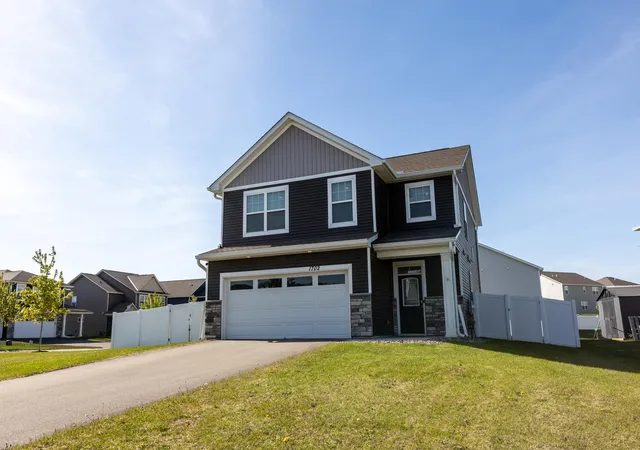 Photo 3 of Single family home for sale at 1702 Athens Ter, Shakopee, MN 55379 | MLS# 7152999 | Listing updated on 2026-10-02