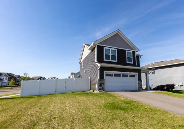 Photo 3 of Single family home for sale at 1702 Athens Ter, Shakopee, MN 55379 | MLS# 7152999 | Listing updated on 2026-10-02