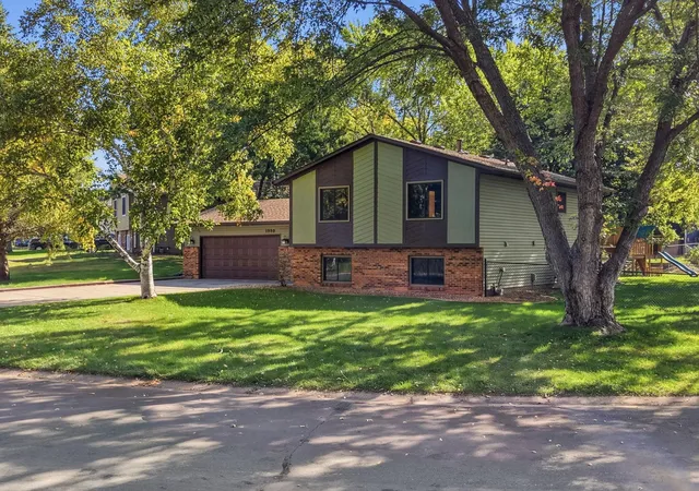 Photo 1 of Single family home for sale at 1980 Timber Wolf Trl N, Saint Paul, MN 55122 | MLS# 7153001 | Listing updated on 2026-10-08