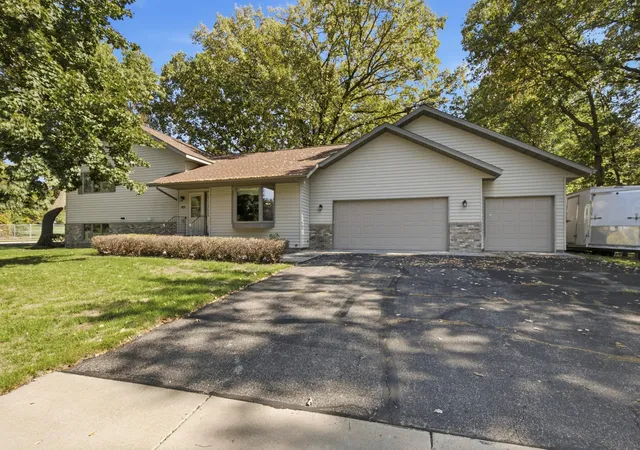 Single family home for sale at 424 7th Avenue N, Sartell, MN 56377 | MLS# 7153008