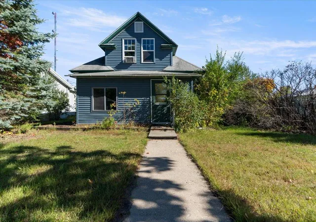 Photo 1 of Single family home for sale at 320 8th Street Se #B, Staples, MN 56479 | MLS# 7153019 | Listing updated on 2026-10-02