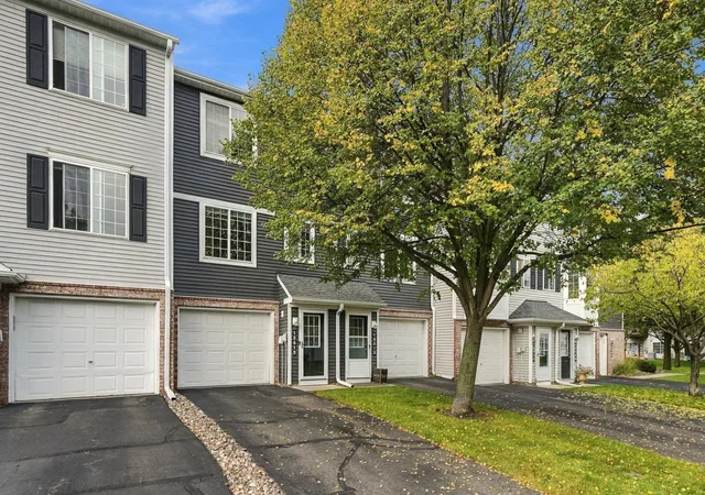 Photo 1 of Single family home for sale at 15515 Foghorn Ln, Saint Paul, MN 55124 | MLS# 7153026 | Listing updated on 2026-10-05