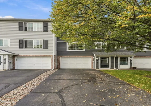 Photo 2 of Single family home for sale at 15515 Foghorn Ln, Saint Paul, MN 55124 | MLS# 7153026 | Listing updated on 2026-10-05