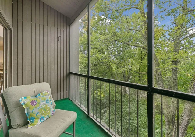 Listing Photo 5 - Condo for sale in building located at 6115 Lincoln Dr, Edina, MN 55436 - Unit #353