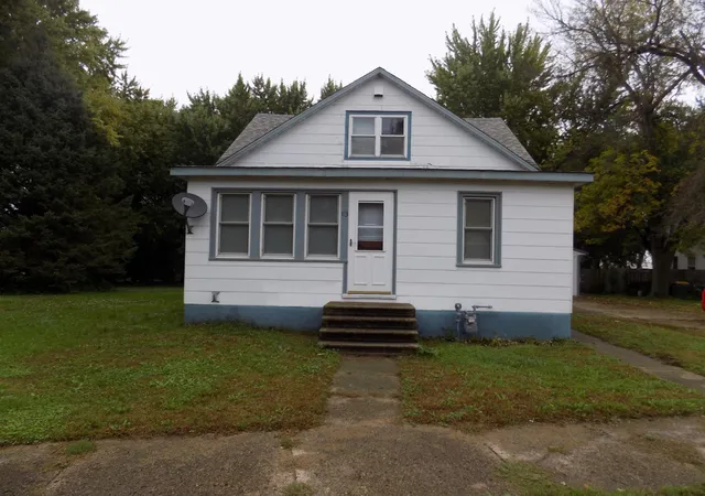 Single family home for sale at 113 Center St, Jackson, MN 56143 | MLS# 7153044