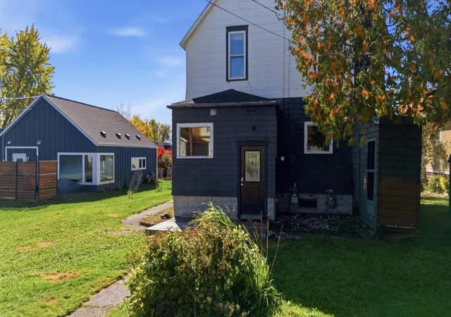 Photo 3 of Single family home for sale at 911 10th Avenue, Two Harbors, MN 55616 | MLS# 7153047 | Listing updated on 2026-10-09