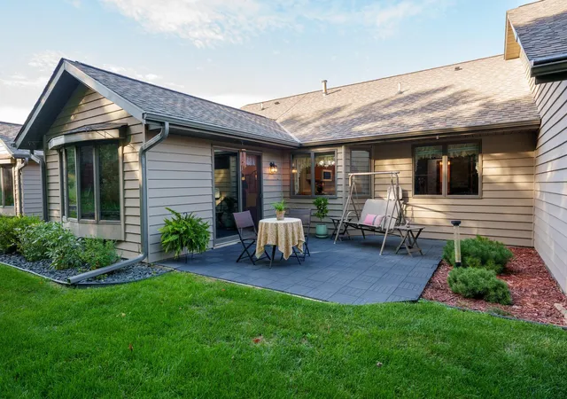 Photo 4 of Single family home for sale at 1967 Cherry St, Red Wing, MN 55066 | MLS# 7153064 | Listing updated on 2026-10-20