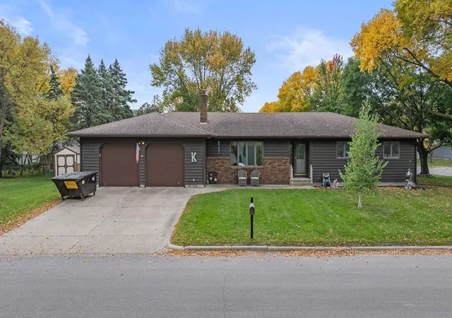 Photo 1 of Single family home for sale at 1100 Jefferson Ave, Marshall, MN 56258 | MLS# 7153077 | Listing updated on 2026-10-15