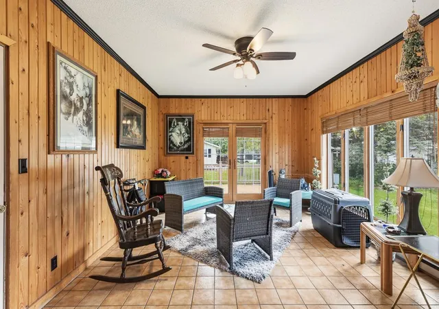 Photo 3 of Single family home for sale at 1100 Jefferson Ave, Marshall, MN 56258 | MLS# 7153077 | Listing updated on 2026-10-15