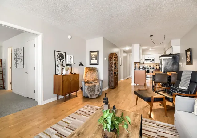 Photo 3 of Condo for sale at 2727 W 43rd Street #412, Minneapolis, MN 55410 | MLS# 7153094 | Listing updated on 2026-10-08
