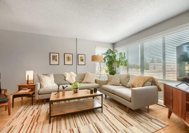 Photo 4 of Condo for sale at 2727 W 43rd Street #412, Minneapolis, MN 55410 | MLS# 7153094 | Listing updated on 2026-10-08