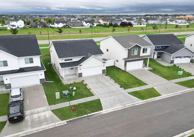 Photo 3 of Single family home for sale at 2553 Fulton Loop S, Fargo, ND 58104 | MLS# 7153097 | Listing updated on 2026-10-02