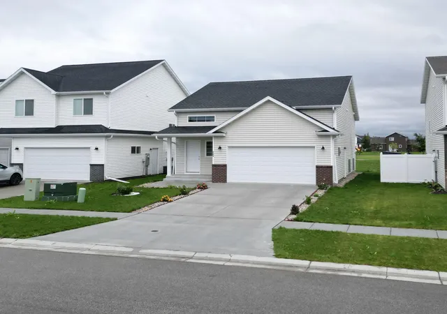 Photo 3 of Single family home for sale at 2553 Fulton Loop S, Fargo, ND 58104 | MLS# 7153097 | Listing updated on 2026-10-02