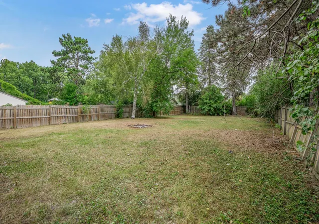 Photo 3 of Single family home for sale at 756 Mcknight Rd N, Saint Paul, MN 55119 | MLS# 7153102 | Listing updated on 2026-10-22