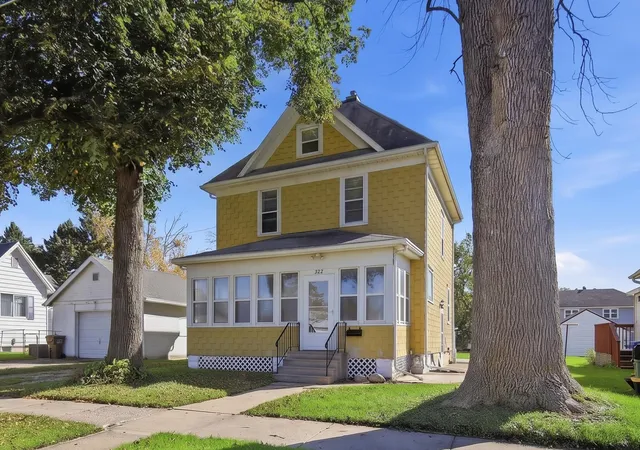 Photo 1 of Single family home for sale at 808 6th Avenue Ne, Austin, MN 55912 | MLS# 7153110 | Listing updated on 2026-10-07