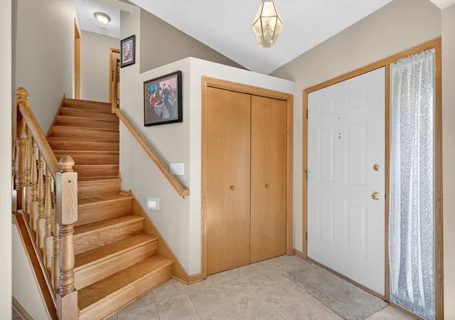 Photo 3 of Single family home for sale at 3087 Walter St, Saint Paul, MN 55109 | MLS# 7153116 | Listing updated on 2026-10-23