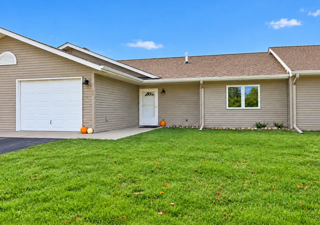 Photo 1 of Single family home for sale at 970 Portland St, Villard, MN 56385 | MLS# 7153122 | Listing updated on 2026-10-09