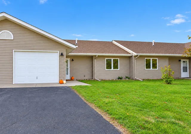 Photo 3 of Single family home for sale at 970 Portland St, Villard, MN 56385 | MLS# 7153122 | Listing updated on 2026-10-09
