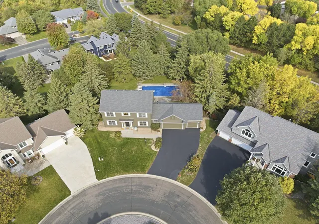 Photo 3 of Single family home for sale at 1533 Wexford Ct, Saint Paul, MN 55122 | MLS# 7153132 | Listing updated on 2026-10-09