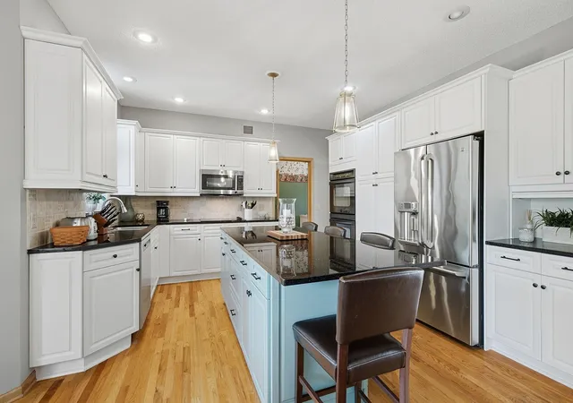Photo 4 of Single family home for sale at 1533 Wexford Ct, Saint Paul, MN 55122 | MLS# 7153132 | Listing updated on 2026-10-08