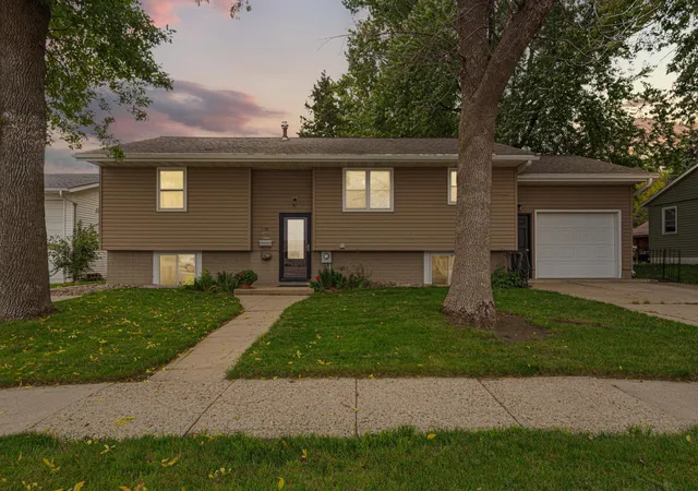 Photo 3 of Multi family home for sale at 109 10th Avenue Se, Waseca, MN 56093 | MLS# 7153133 | Listing updated on 2026-10-22