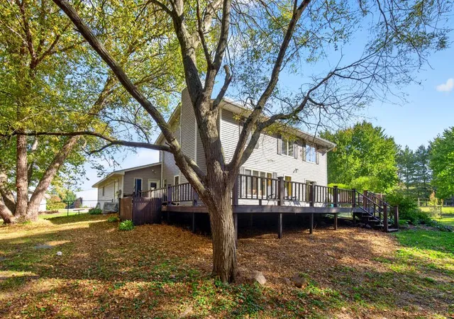 Photo 3 of Single family home for sale at 5645 Meadow Dr SE, Rochester, MN 55904 | MLS# 7153138 | Listing updated on 2026-10-09