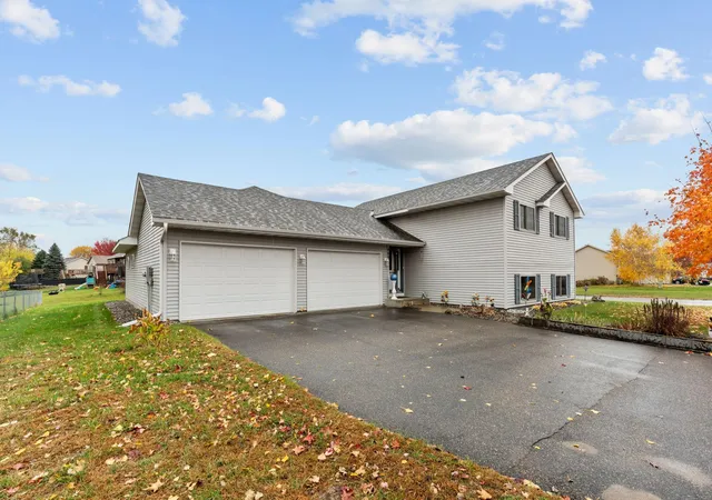 Photo 3 of Single family home for sale at 489 Karen Ln, Big Lake, MN 55309 | MLS# 7153148 | Listing updated on 2026-10-29