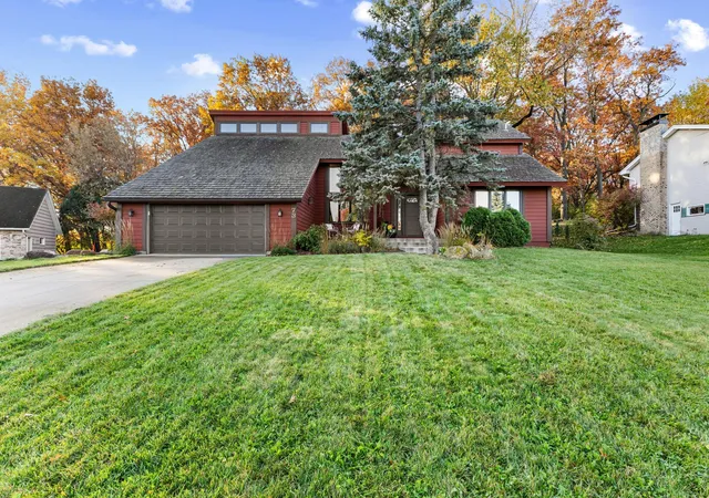 Single family home for sale at 73 Deer Hills Ct, Saint Paul, MN 55127 | MLS# 7153154