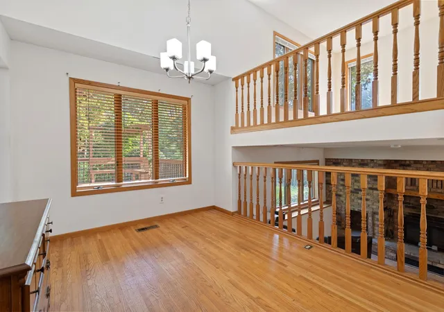 Photo 4 of Single family home for sale at 2764 Southlawn Dr, Saint Paul, MN 55109 | MLS# 7153161 | Listing updated on 2026-10-10