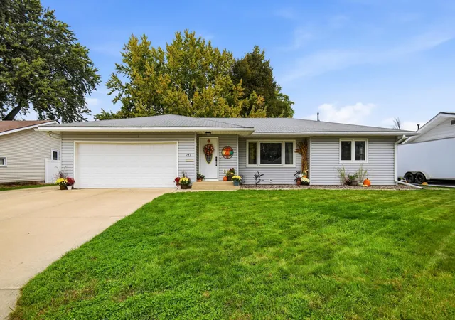 Single family home for sale at 722 14th Street NE, Owatonna, MN 55060 | MLS# 7153175