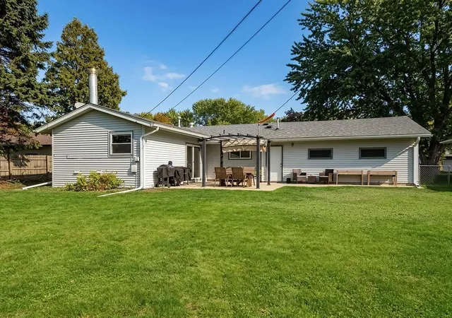 Photo 1 of Single family home for sale at 4247 Sandstone Dr, Saint Paul, MN 55122 | MLS# 7153191 | Listing updated on 2026-10-06