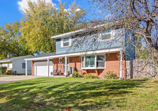 Single family home for sale at 2357 Beam Ave, Saint Paul, MN 55109 | MLS# 7153192