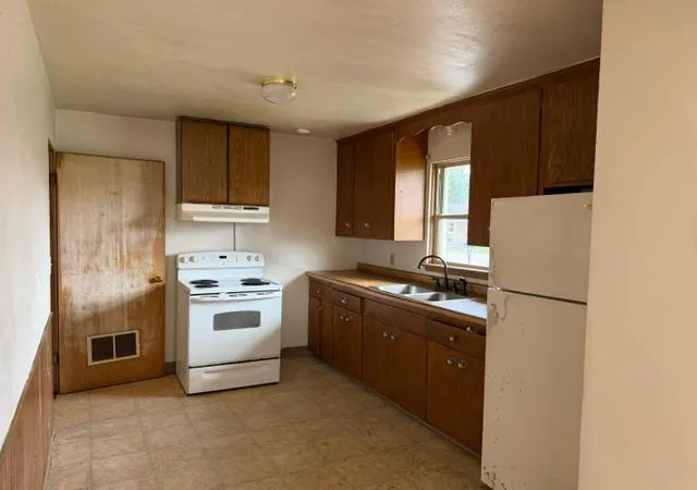 Photo 3 of Single family home for sale at 110 Martin St #0, Le Sueur, MN 56058 | MLS# 7153209 | Listing updated on 2026-10-01