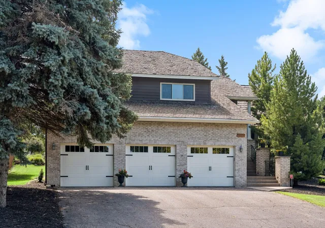 Photo 2 of Single family home for sale at 9629 Bennett Pl, Eden Prairie, MN 55347 | MLS# 7153219 | Listing updated on 2026-10-07