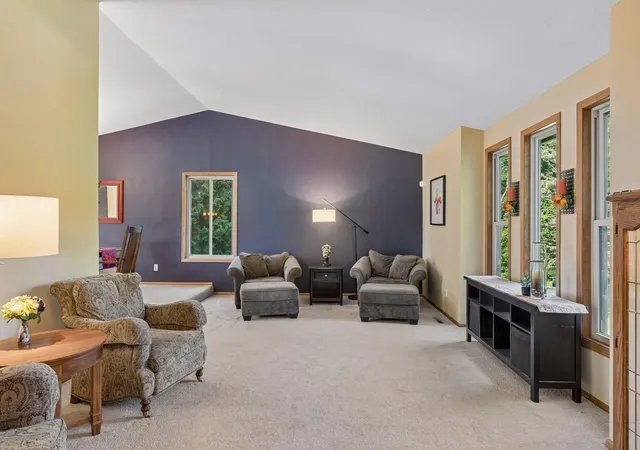 Photo 4 of Single family home for sale at 9629 Bennett Pl, Eden Prairie, MN 55347 | MLS# 7153219 | Listing updated on 2026-10-07