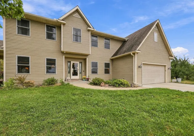 Photo 3 of Single family home for sale at 8925 280th Street W, Northfield, MN 55057 | MLS# 7153233 | Listing updated on 2026-10-07