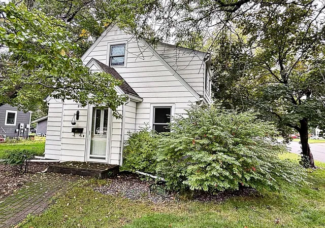 Photo 2 of Single family home for sale at 802 12th Street N, Benson, MN 56215 | MLS# 7153239 | Listing updated on 2026-10-03