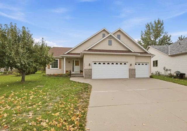 Single family home for sale at 5524 Knollwood Dr, Saint Cloud, MN 56303 | MLS# 7153243