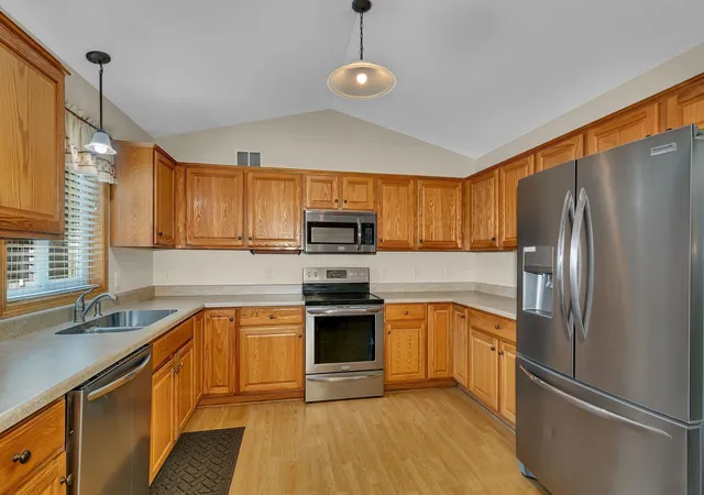 Photo 3 of Single family home for sale at 5524 Knollwood Dr, Saint Cloud, MN 56303 | MLS# 7153243 | Listing updated on 2026-10-09