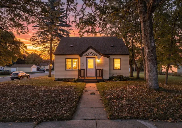 Single family home for sale at 800 Broadway Ave S, Sauk Rapids, MN 56379 | MLS# 7153249