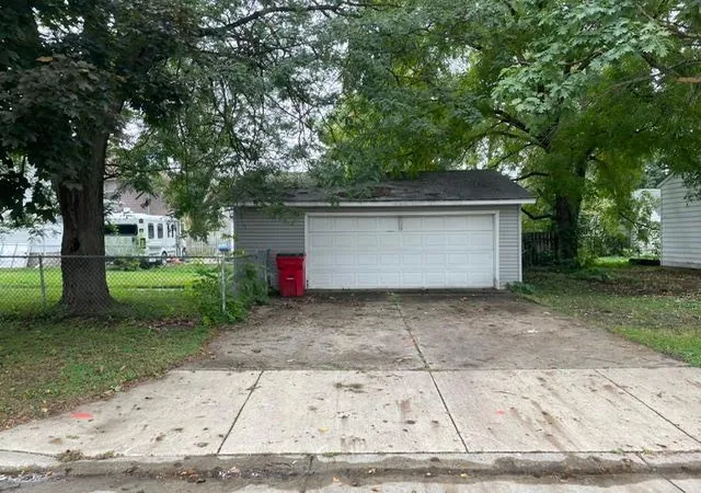 Photo 2 of Sale Pending at 1011 Nw 1st Avenue, Austin, MN 55912 | MLS# 7153250 | Listing updated on 2026-10-07
