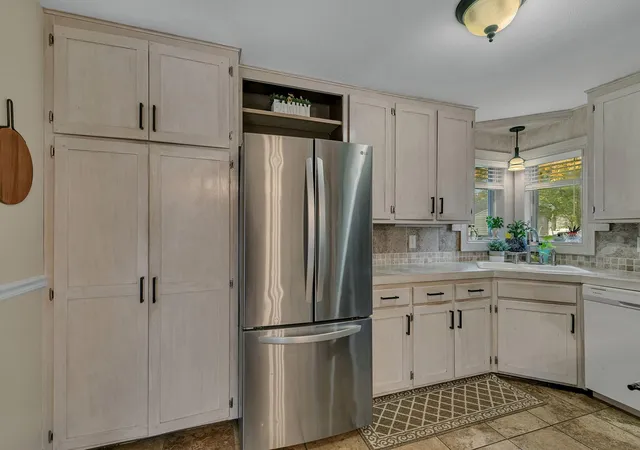 Photo 2 of Single family home for sale at 1051 25th Avenue N, Saint Cloud, MN 56303 | MLS# 7153254 | Listing updated on 2026-10-18