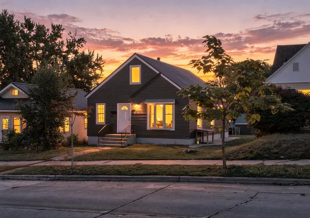 Photo 3 of Single family home for sale at 3746 Russell Ave N, Minneapolis, MN 55412 | MLS# 7153262 | Listing updated on 2026-10-03