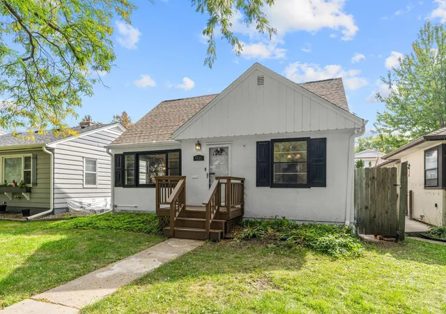 Photo 3 of Single family home for sale at 906 Sherwood Ave, Saint Paul, MN 55106 | MLS# 7153267 | Listing updated on 2026-10-16