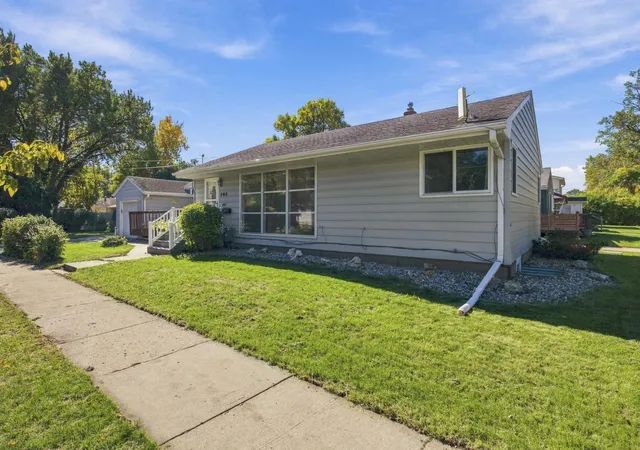 Photo 2 of Single family home for sale at 809 16th Street S, Fargo, ND 58103 | MLS# 7153269 | Listing updated on 2026-10-06