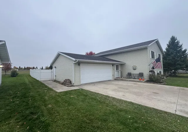 Photo 3 of Single family home for sale at 149 Liberty Dr NE, Blackduck, MN 56630 | MLS# 7153276 | Listing updated on 2026-10-22